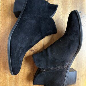 Forever 21 Black faux suede booties